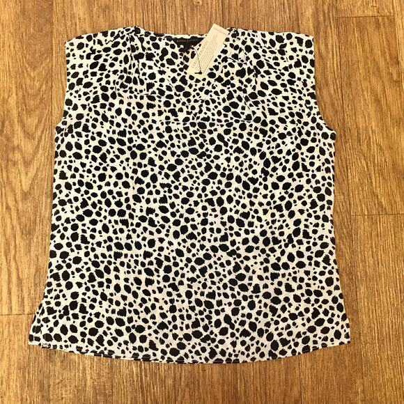 Banana Republic White Black Animal Print Keyhole Sleeveless Blouse Size XSP - Picture 2 of 12